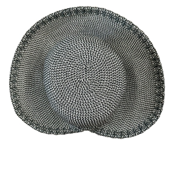 Nine West wide brim straw sun hat in woven black grey and white - Picture 3 of 7